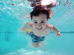 Les élèves des écoles communales vont à la piscine dès la 3e maternelle